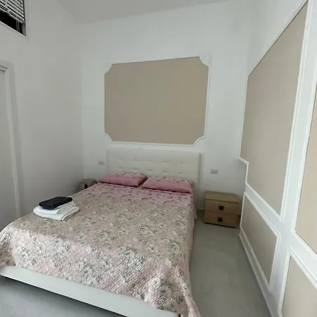 Tatil Evi O'vascio E Maruzzella Napoli